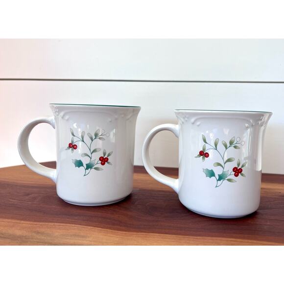 Pfaltzgraff Winterberry Large Coffee Mugs - Set of 2 - Picture 4 of 12